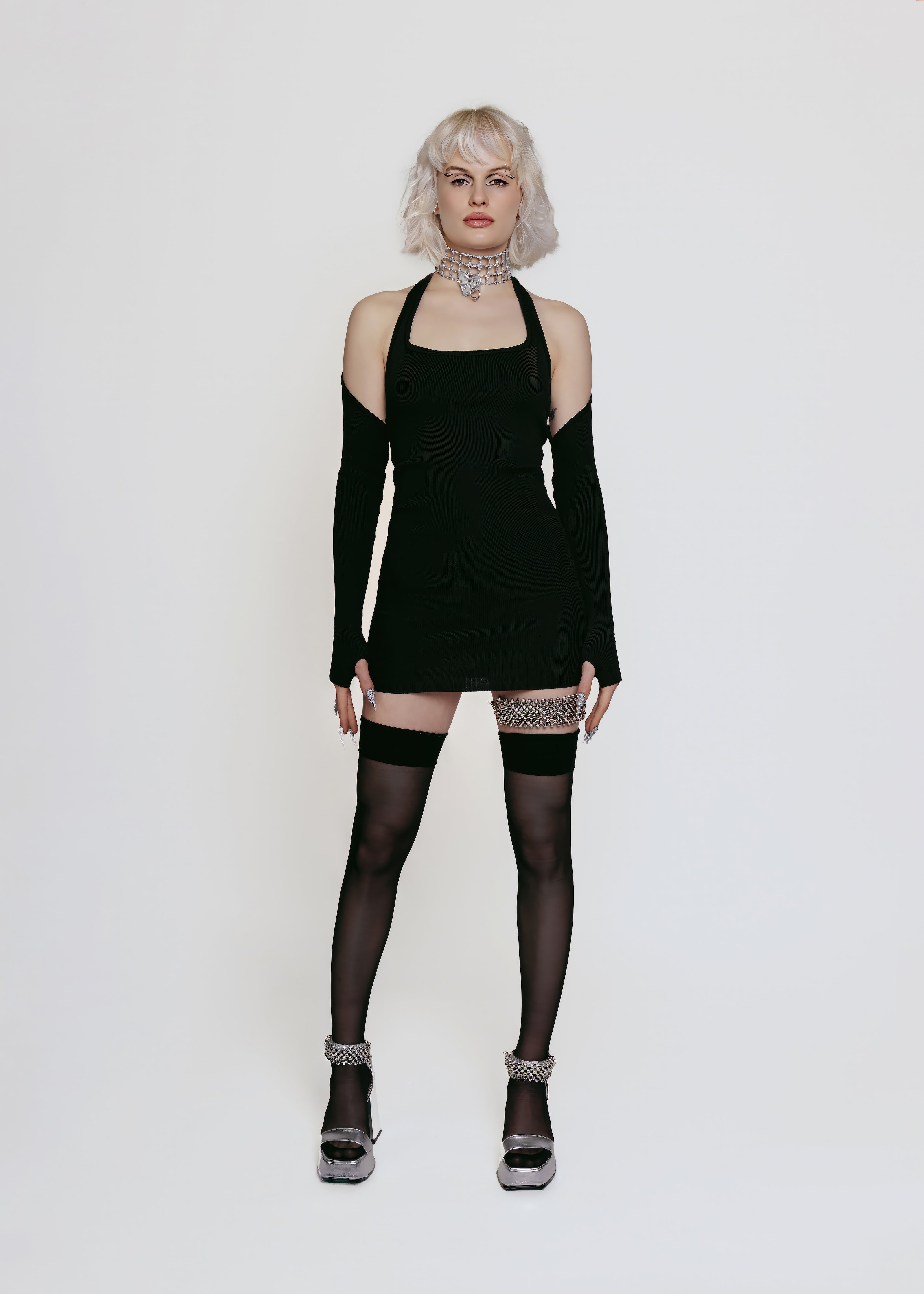 KNITTED CONTOUR DRESS WITH SLEEVES